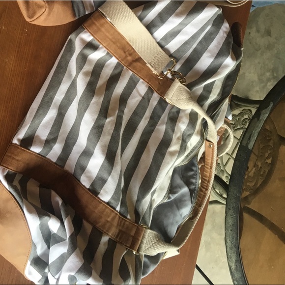 Summertime Crossbody and Weekender - Picture 5 of 8